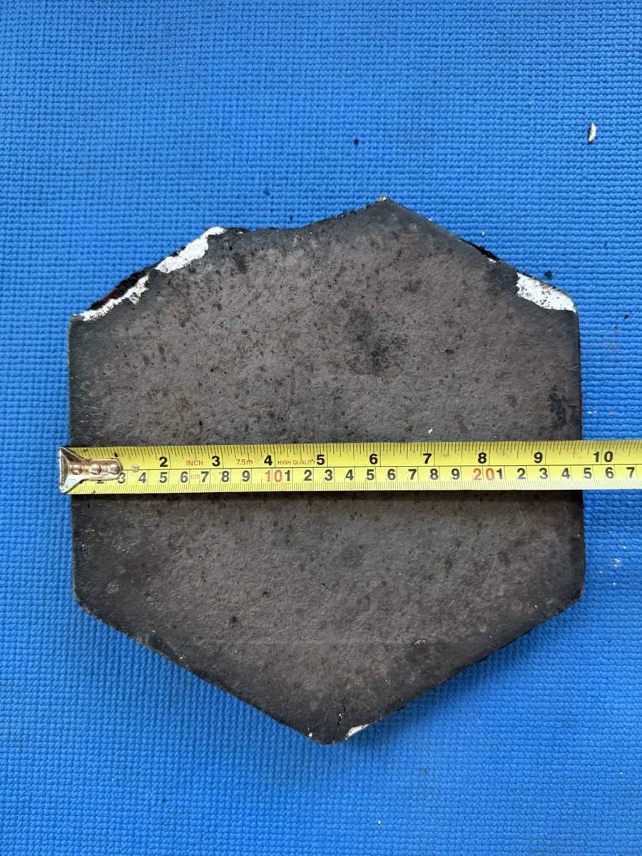 Three-hole hex